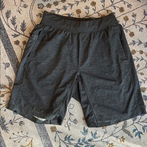 lululemon Men’s THE Short 9” Linerless Graphite Grey Size M